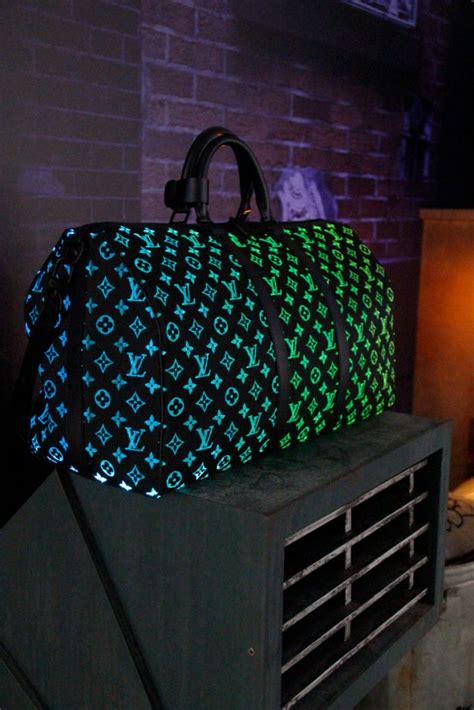 louis vuitton looking to take|louis vuitton light up.